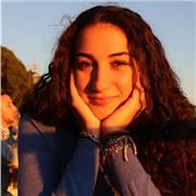 giovane studentessa con diploma americano offre ripetizioni di inglese